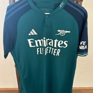 Arsenal 23/24 Third Jersey Size
Men's Medium